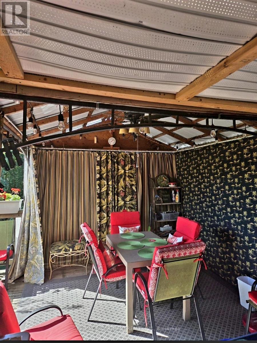 907 Frontenac Crescent, Woodstock, Ontario  N4V 0A6 - Photo 13 - X12554572