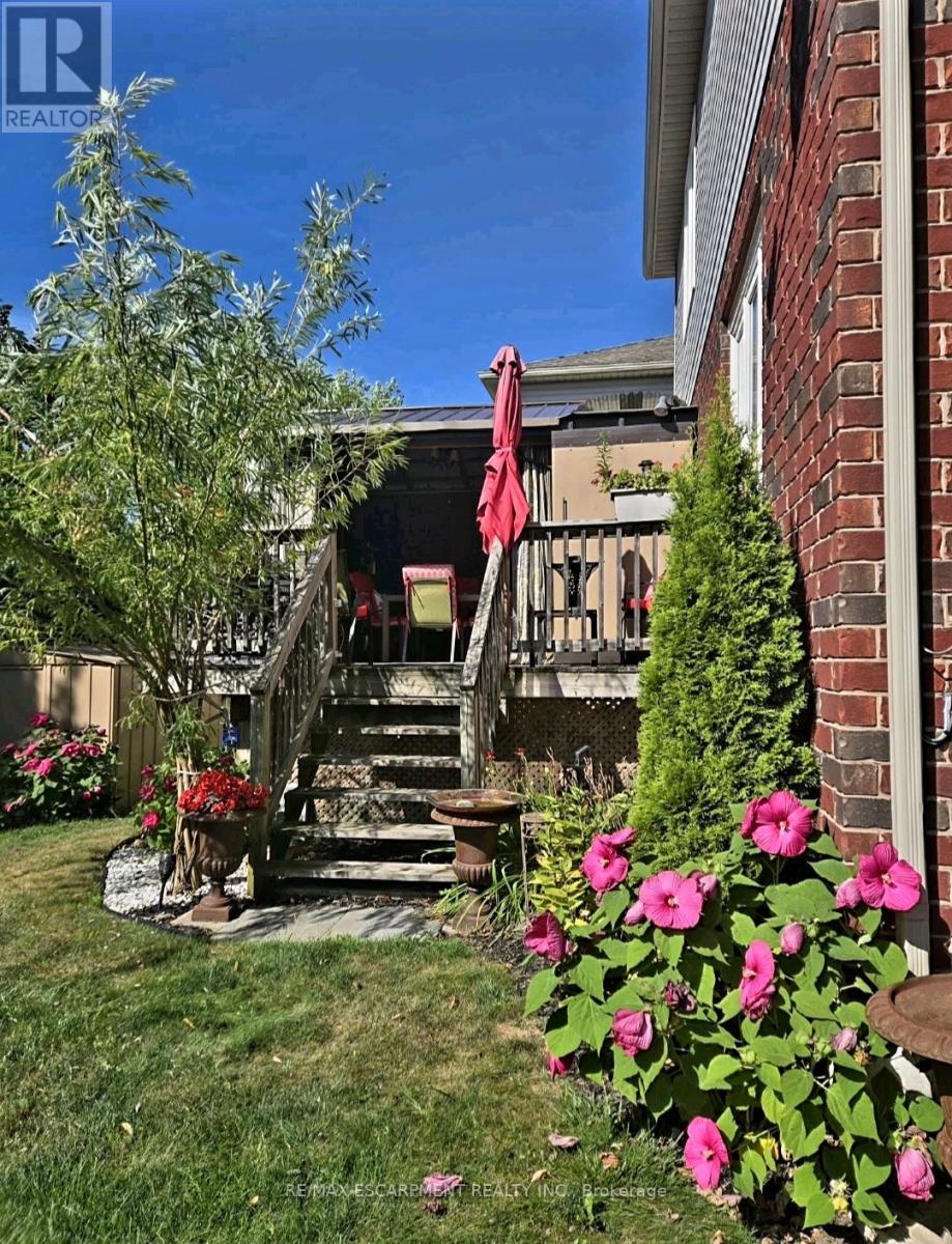 907 Frontenac Crescent, Woodstock, Ontario  N4V 0A6 - Photo 14 - X12554572