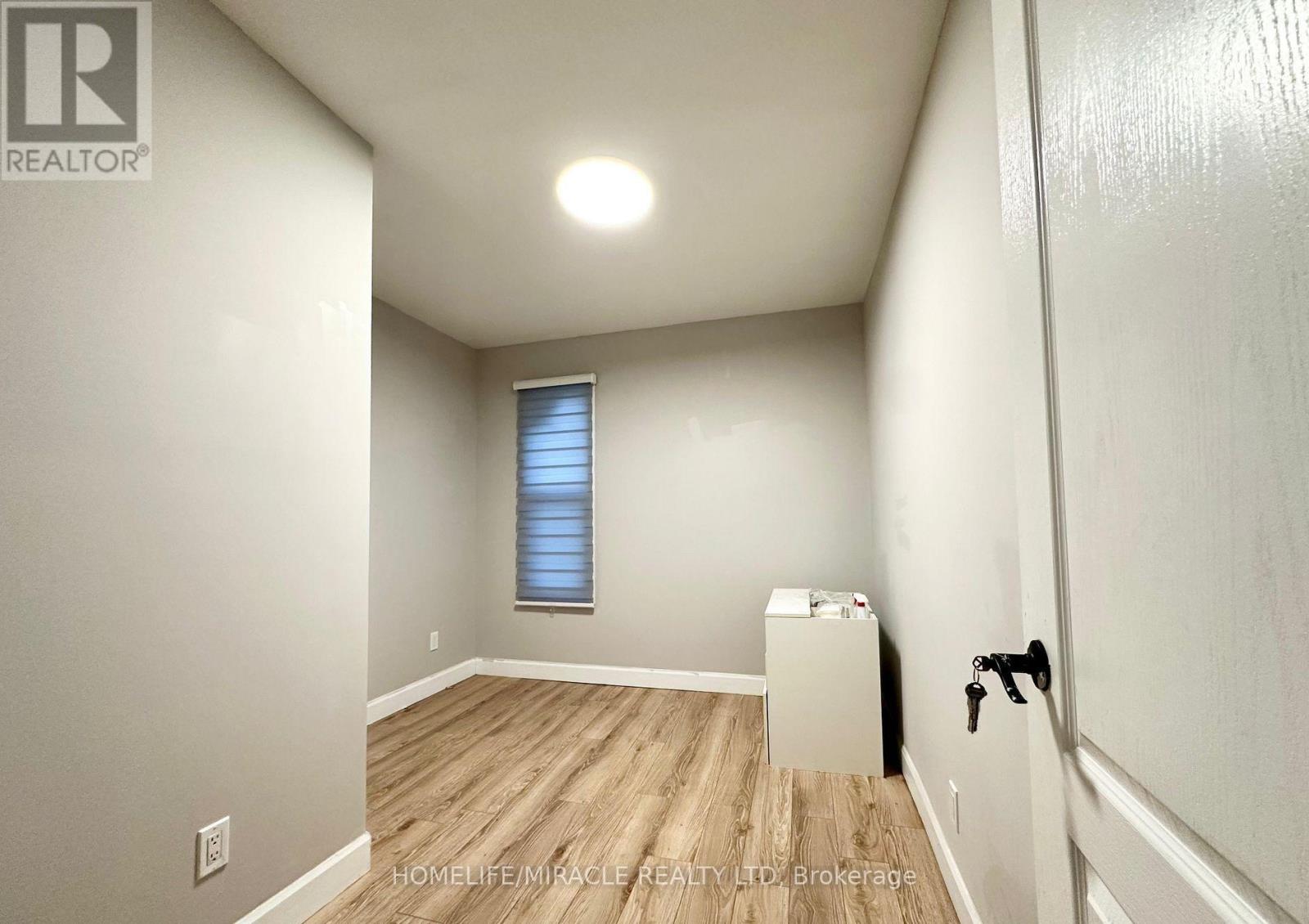 175 Burgar Street, Welland, Ontario  L3B 2T3 - Photo 3 - X12554622