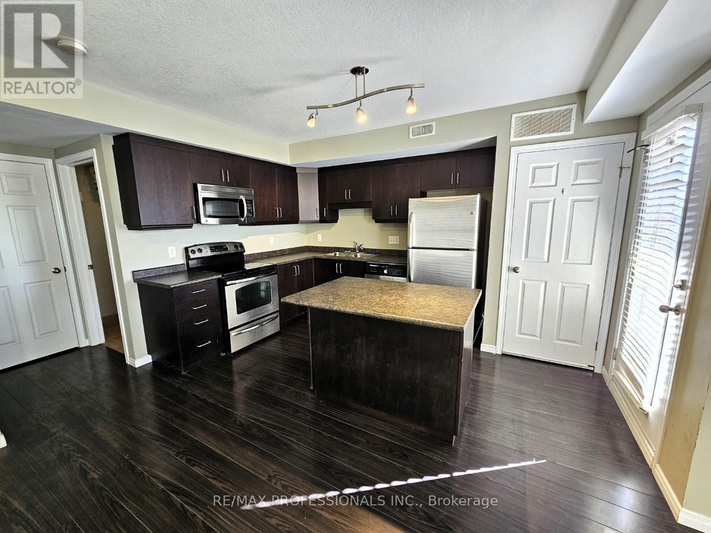 1f - 1460 Highland Road, Kitchener, Ontario  N2N 0B7 - Photo 5 - X12554658