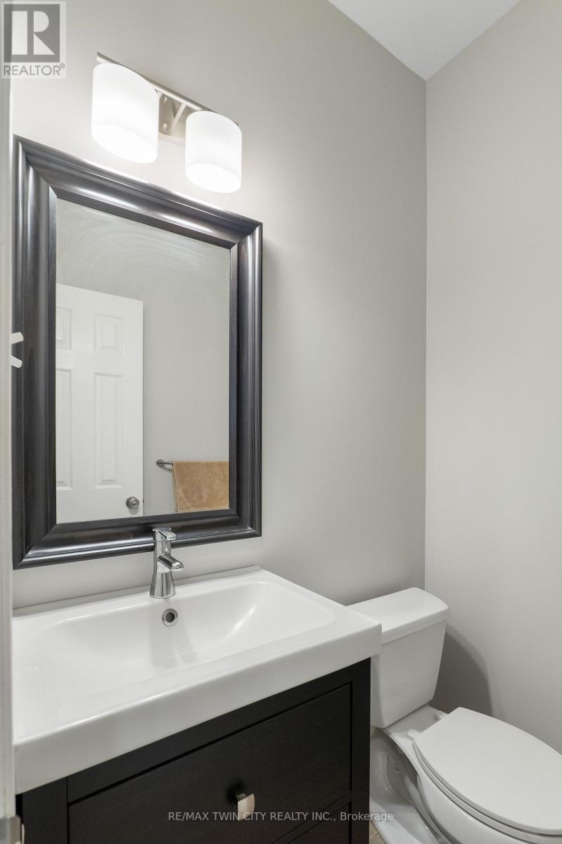 224 Ridgemere Court, Kitchener, Ontario  N2P 2V5 - Photo 8 - X12554662