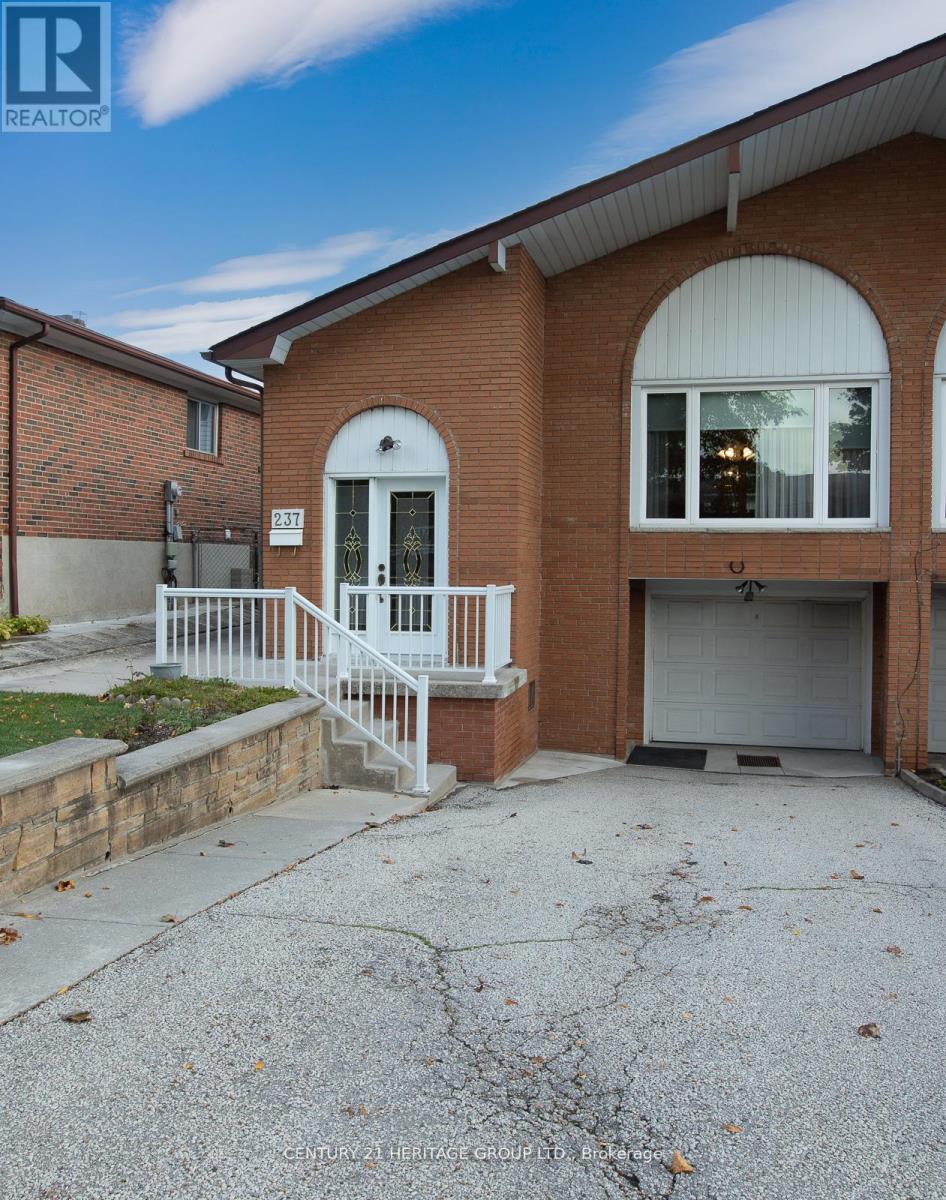 237 Apache Trail, Toronto, Ontario  M2H 2W3 - Photo 4 - C12554720