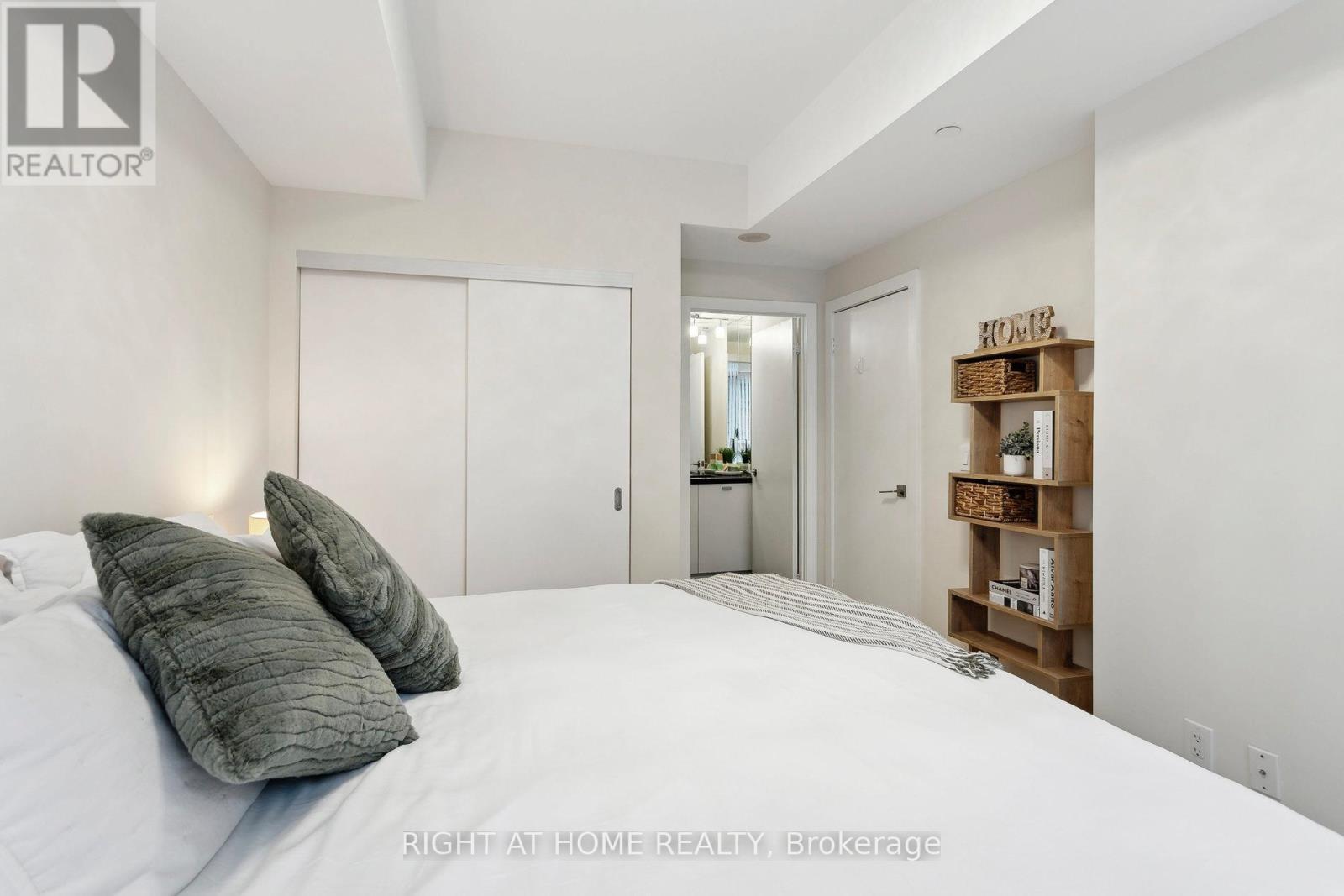 311 - 32 Davenport Road, Toronto, Ontario  M5R 1H3 - Photo 37 - C12554734