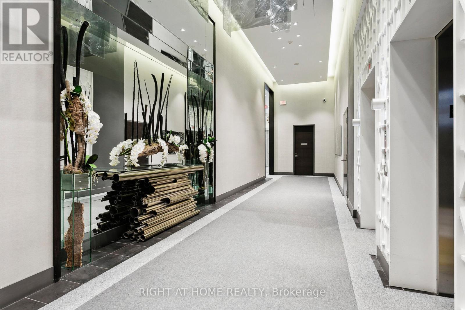 311 - 32 Davenport Road, Toronto, Ontario  M5R 1H3 - Photo 4 - C12554734