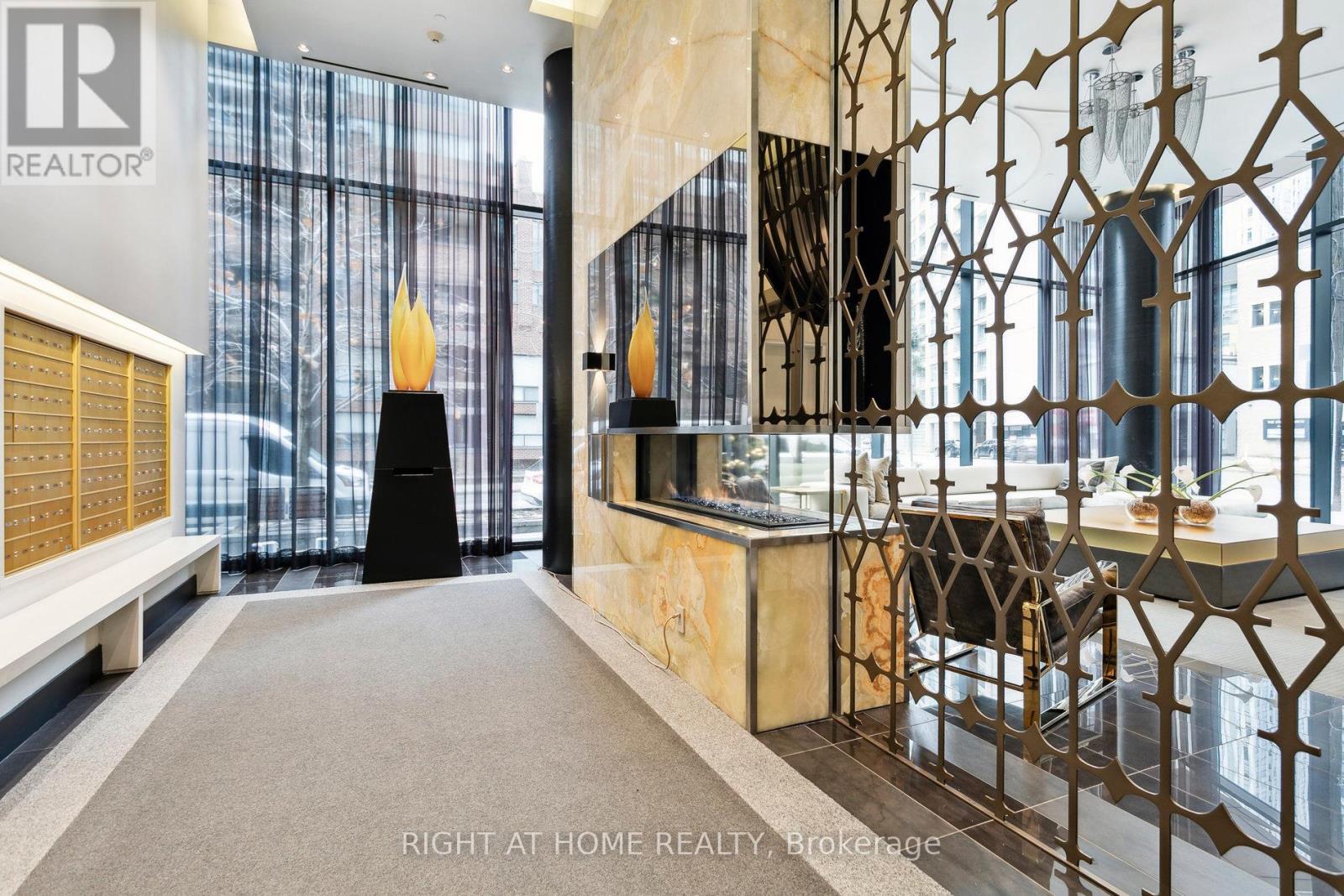 311 - 32 Davenport Road, Toronto, Ontario  M5R 1H3 - Photo 8 - C12554734