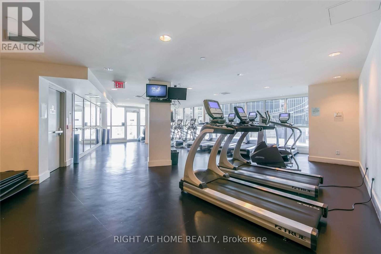 2408 - 208 Queens Quay W, Toronto, Ontario  M5J 2Y5 - Photo 13 - C12554772