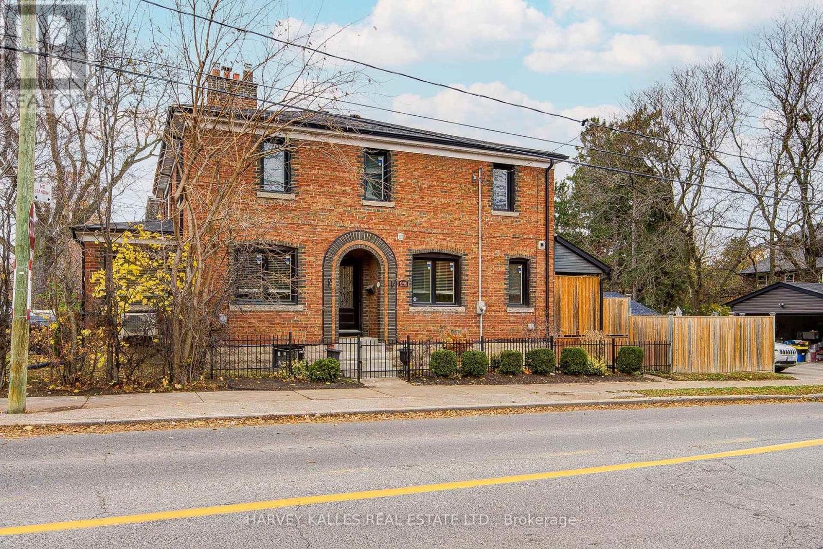 1 Belle Ayre Boulevard, Toronto, Ontario  M4S 2P6 - Photo 2 - C12554802