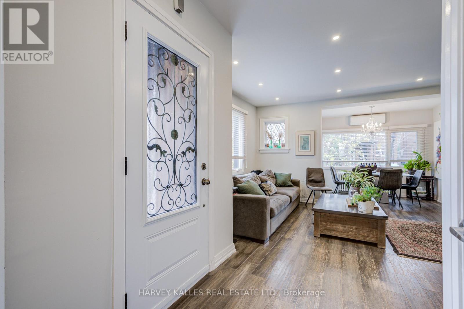 1 Belle Ayre Boulevard, Toronto, Ontario  M4S 2P6 - Photo 3 - C12554802