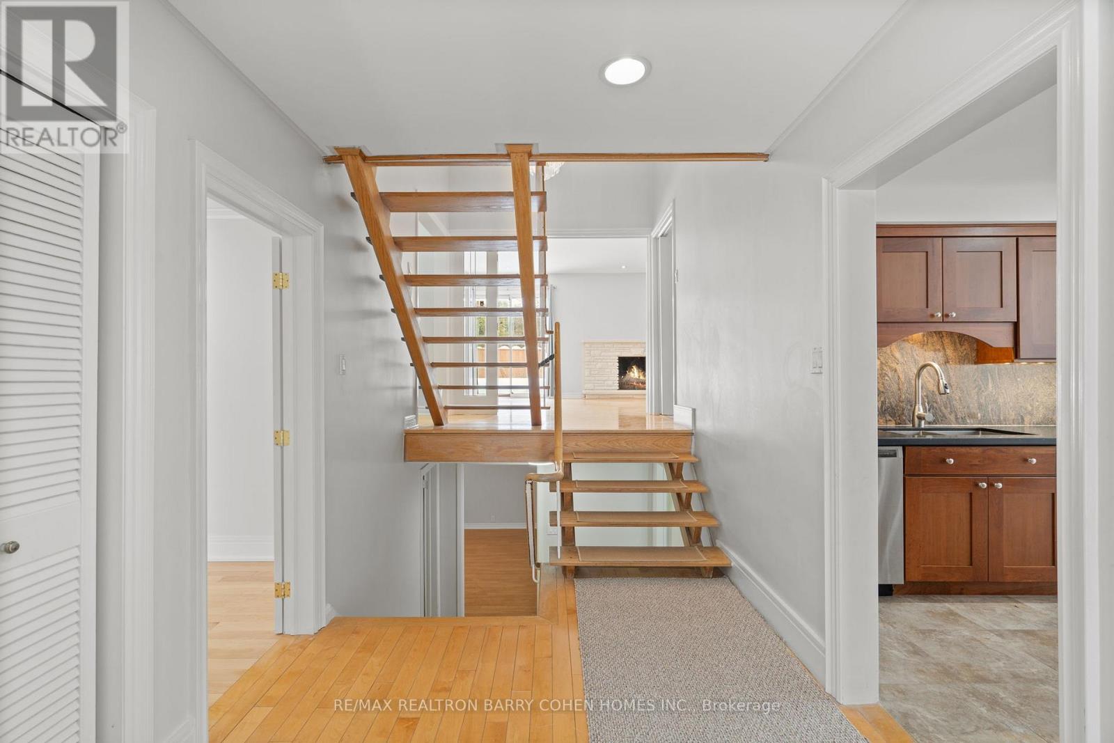 371 Woodsworth Road, Toronto, Ontario  M2L 2T8 - Photo 12 - C12554804