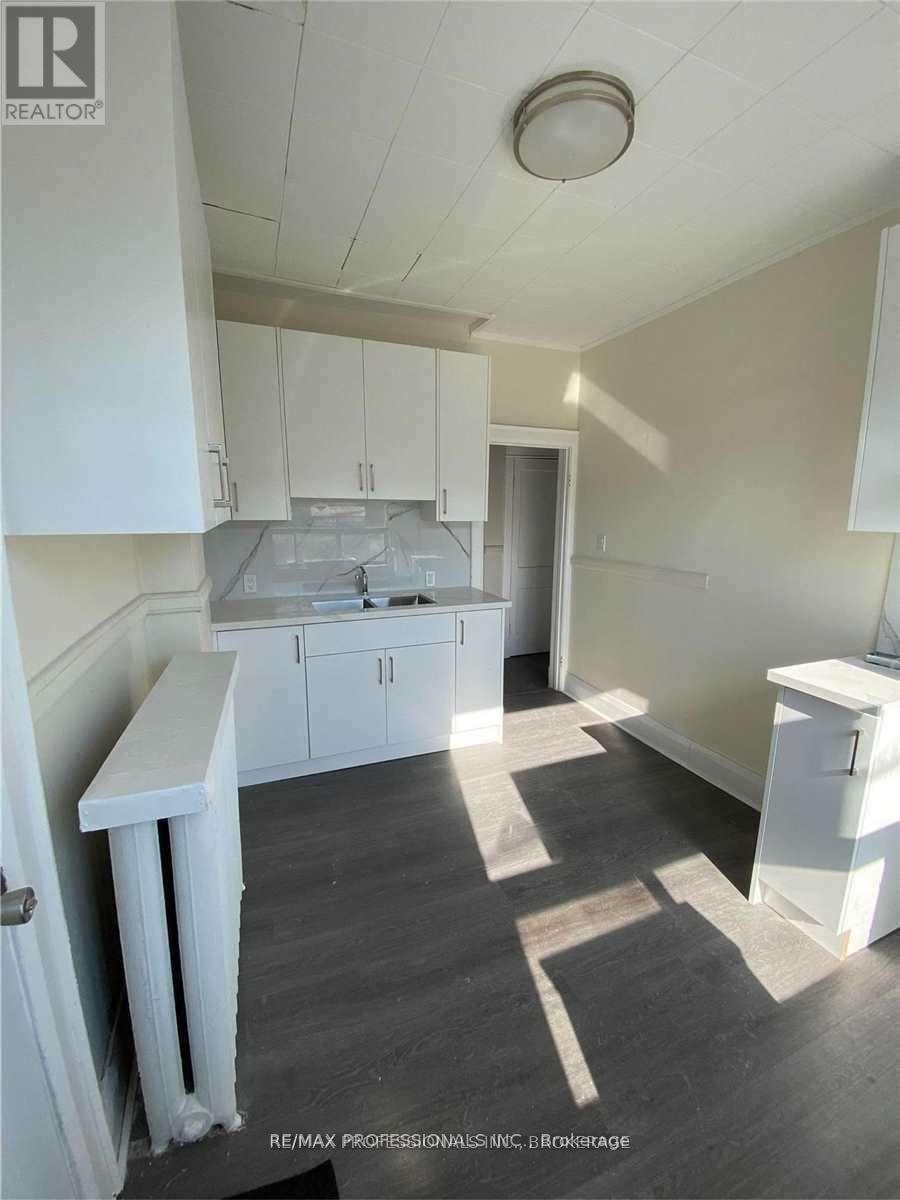 2nd Floor - 2 Rogers Road, Toronto, Ontario  M6E 1N4 - Photo 3 - C12554902