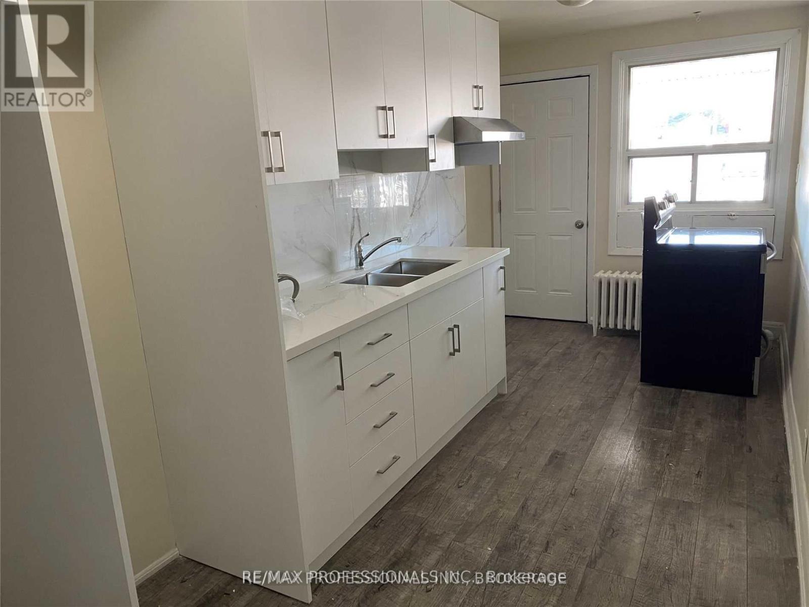 2nd Floor - 2 Rogers Road, Toronto, Ontario  M6E 1N4 - Photo 4 - C12554902