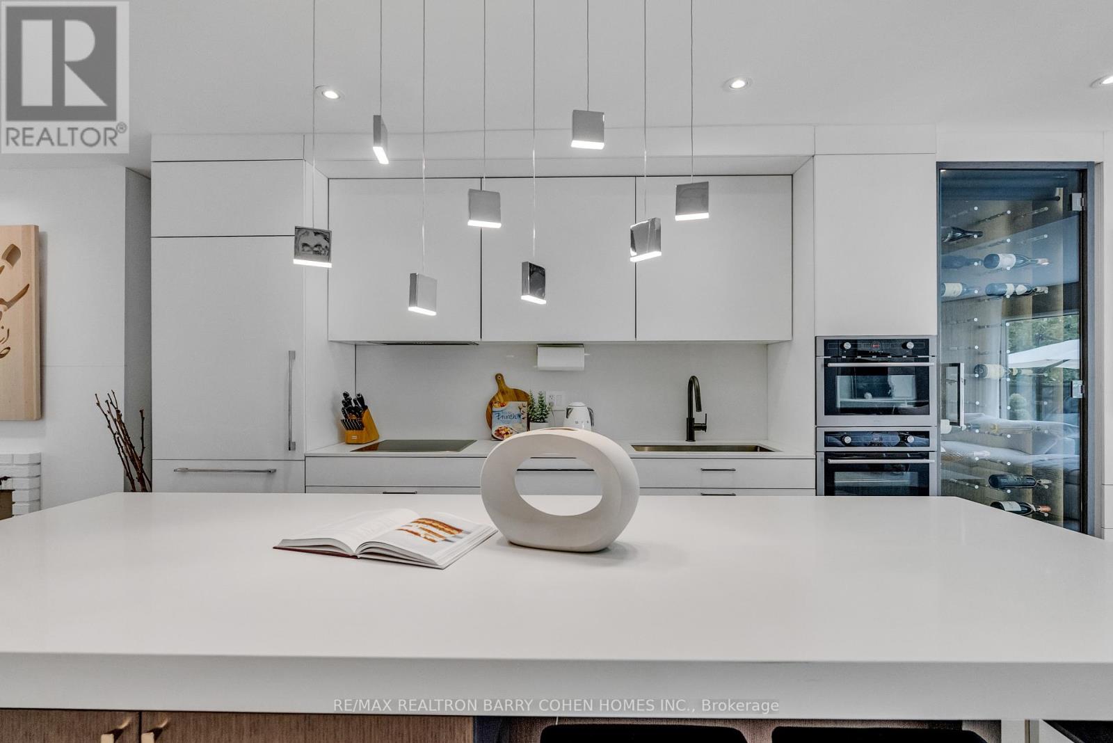 18 Astley Avenue, Toronto, Ontario  M4W 3B4 - Photo 12 - C12554948