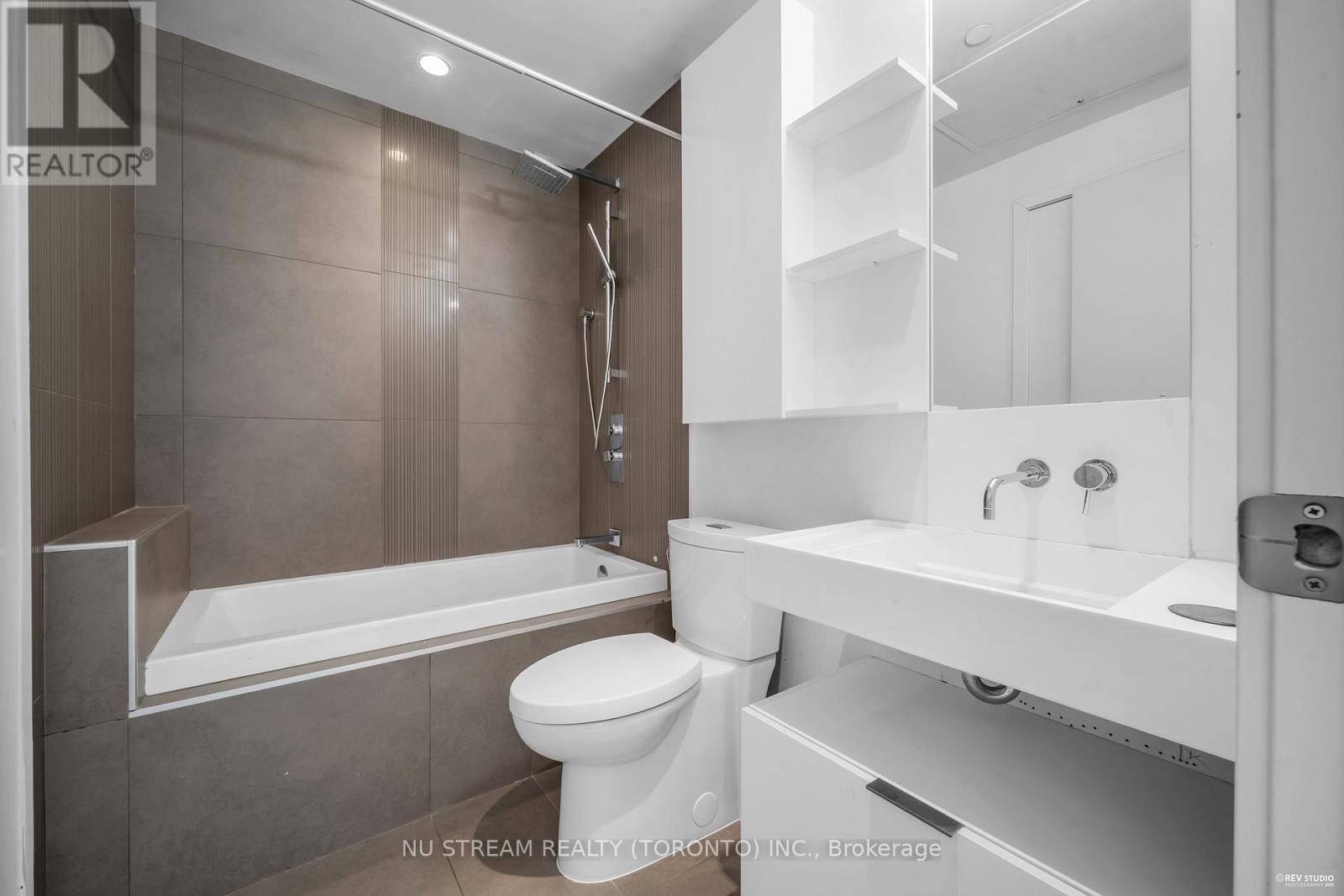 4806 - 5 St Joseph Street, Toronto, Ontario  M4Y 1J6 - Photo 12 - C12549478