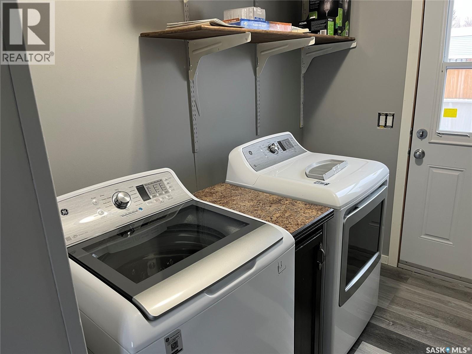 341 10th Avenue S, Weyburn, Saskatchewan  S4H 2R8 - Photo 12 - SK024249