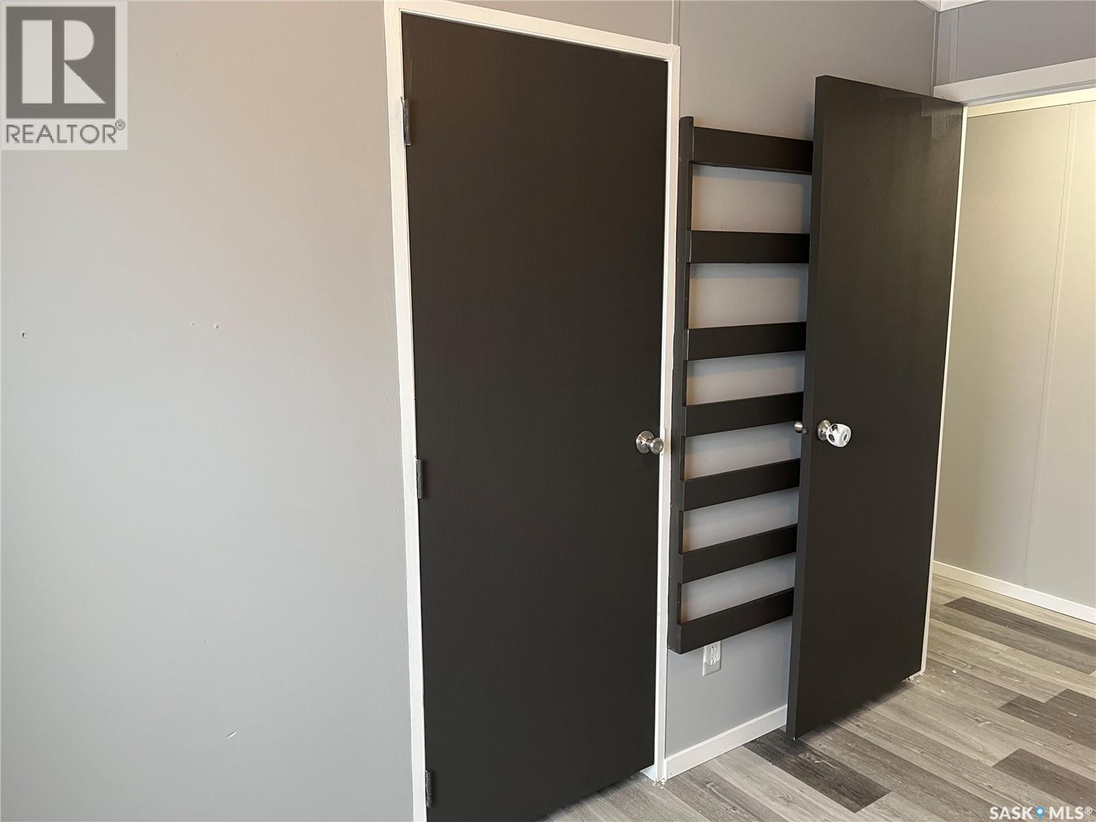 341 10th Avenue S, Weyburn, Saskatchewan  S4H 2R8 - Photo 7 - SK024249