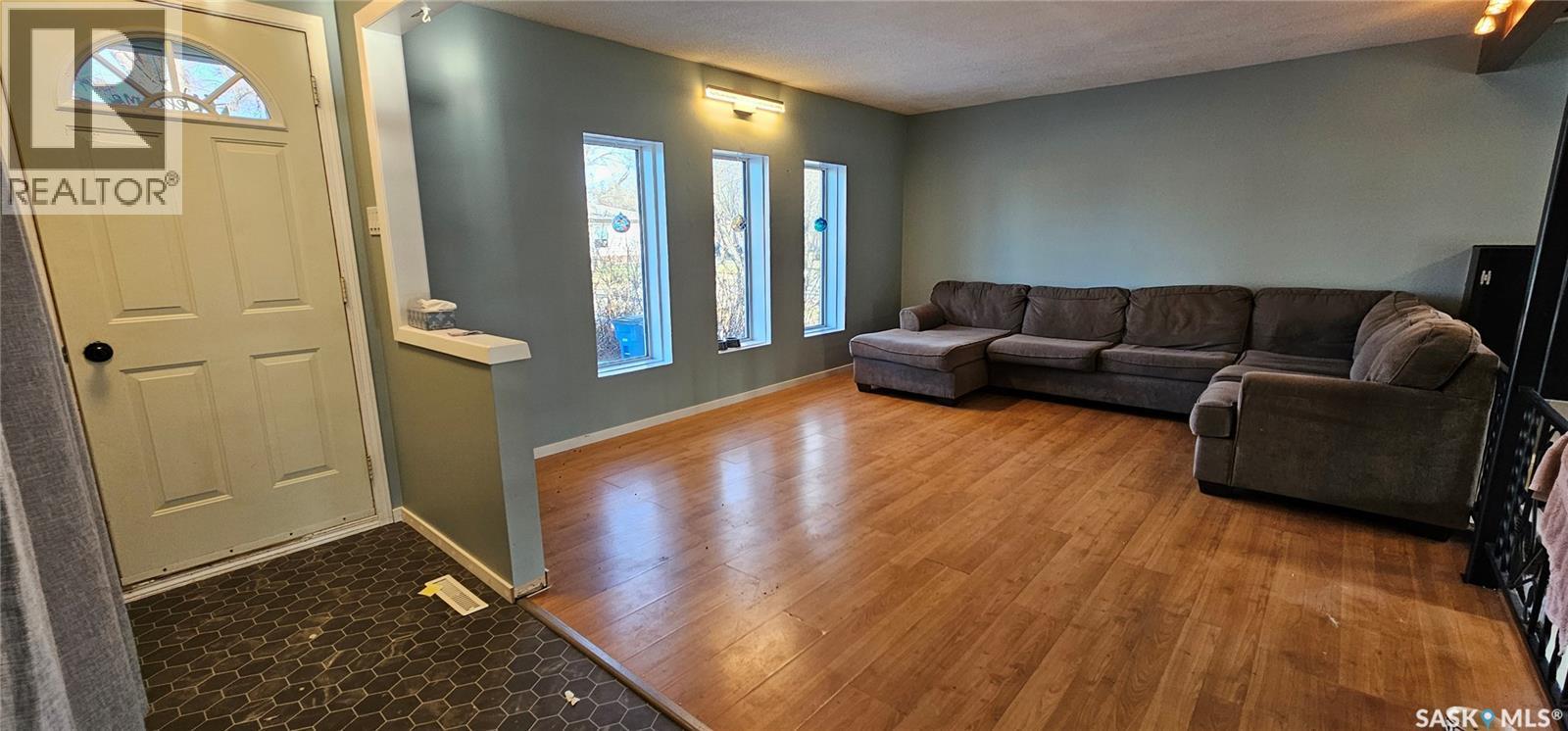 1010 104th Avenue, Tisdale, Saskatchewan  S0E 1T0 - Photo 2 - SK024245