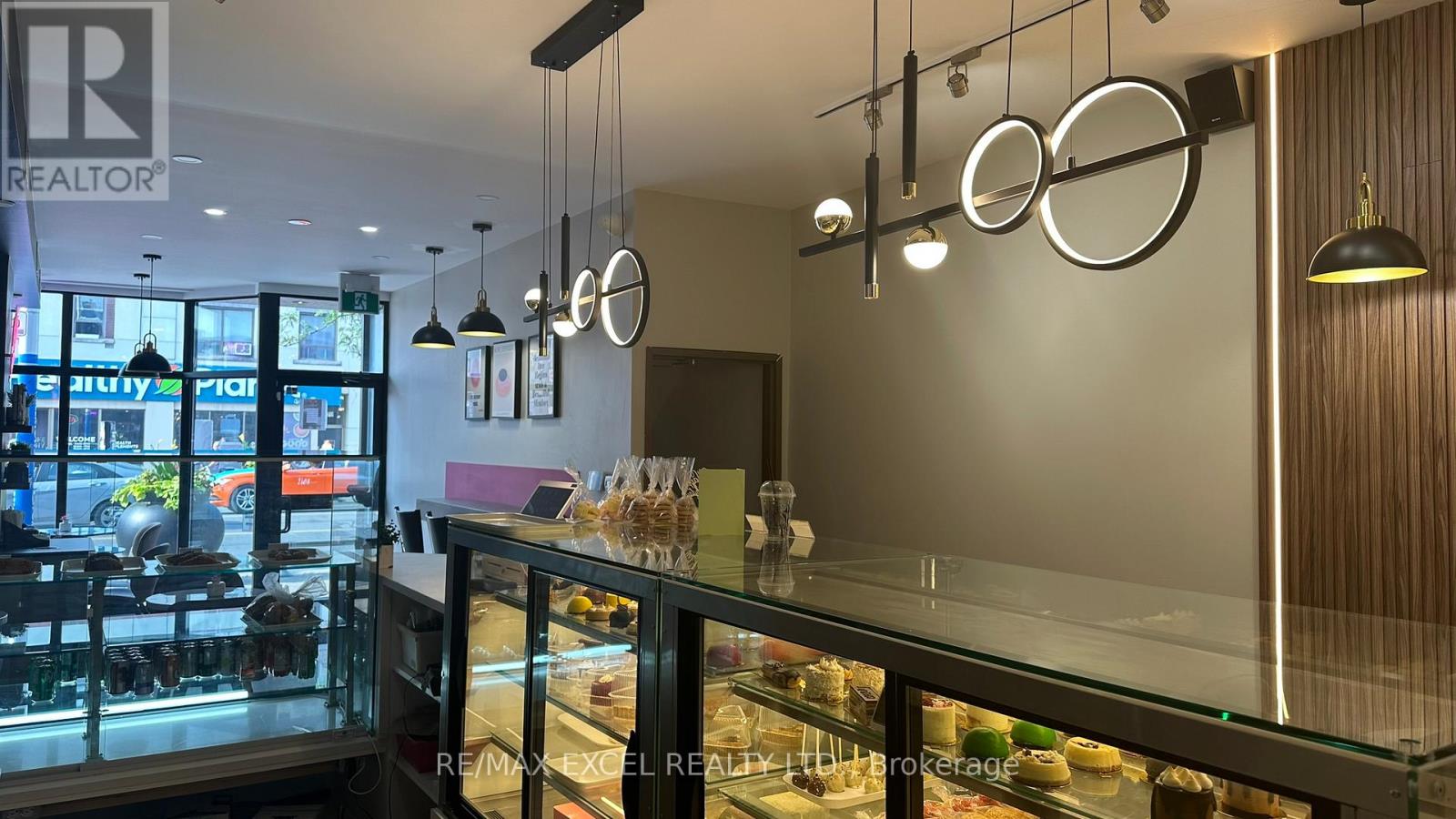 563 Danforth Avenue, Toronto, Ontario  M4K 1P9 - Photo 6 - E12554836