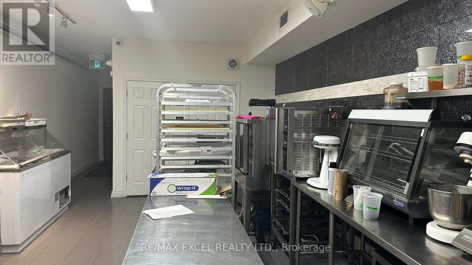 563 Danforth Avenue, Toronto, Ontario  M4K 1P9 - Photo 8 - E12554836