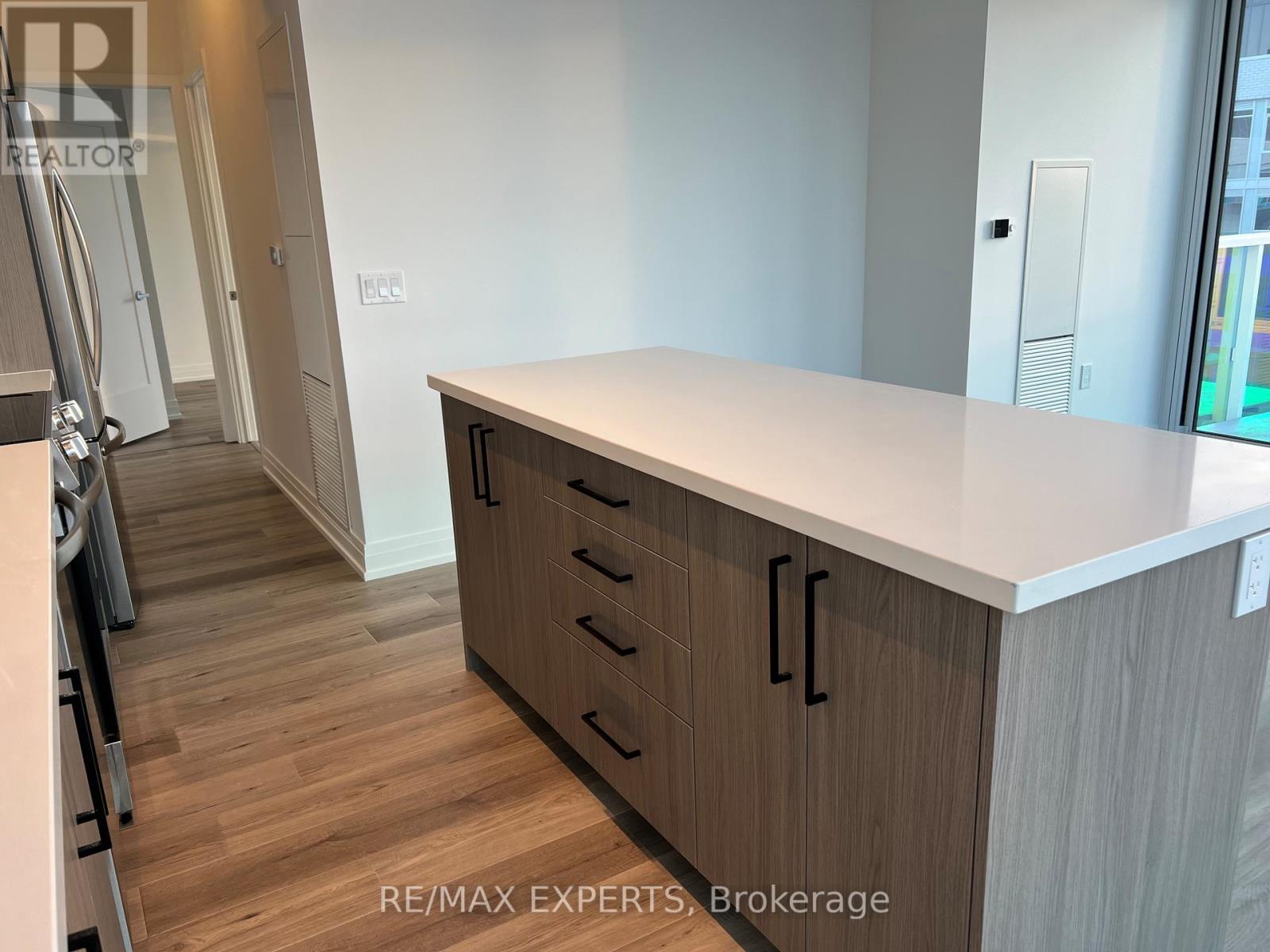 616 - 333 Sunseeker Avenue, Innisfil, Ontario  L9S 0J7 - Photo 4 - N12554748