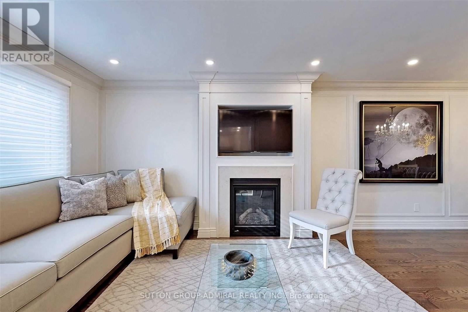 45 Pinewood Drive, Vaughan, Ontario  L4J 5N8 - Photo 10 - N12554860