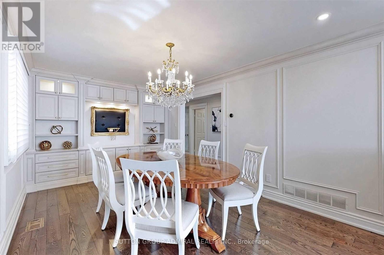 45 Pinewood Drive, Vaughan, Ontario  L4J 5N8 - Photo 7 - N12554860