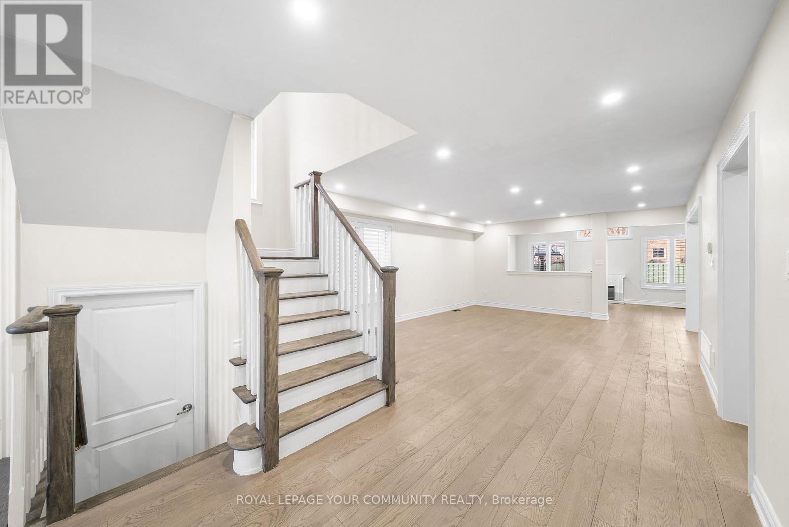 32 Downy Emerald Drive, Bradford West Gwillimbury, Ontario  L3Z 0E8 - Photo 10 - N12554900