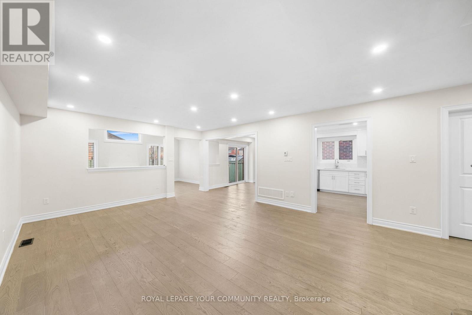 32 Downy Emerald Drive, Bradford West Gwillimbury, Ontario  L3Z 0E8 - Photo 12 - N12554900