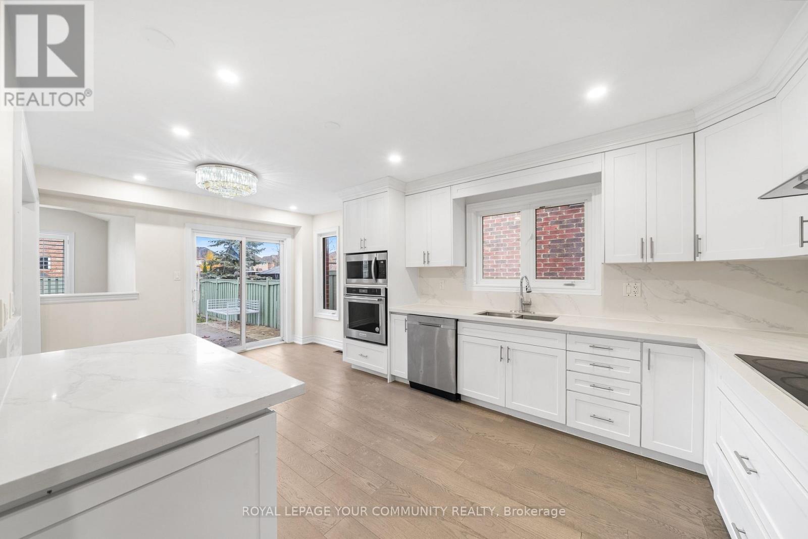 32 Downy Emerald Drive, Bradford West Gwillimbury, Ontario  L3Z 0E8 - Photo 18 - N12554900