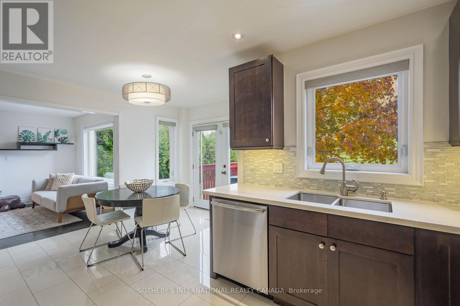 184 Veneto Drive, Vaughan, Ontario  L4L 8X6 - Photo 10 - N12554966