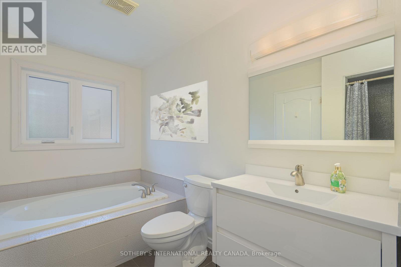 184 Veneto Drive, Vaughan, Ontario  L4L 8X6 - Photo 23 - N12554966