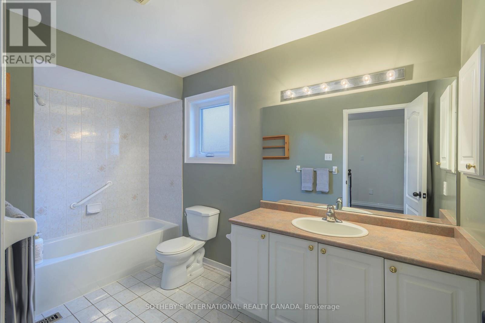 184 Veneto Drive, Vaughan, Ontario  L4L 8X6 - Photo 30 - N12554966