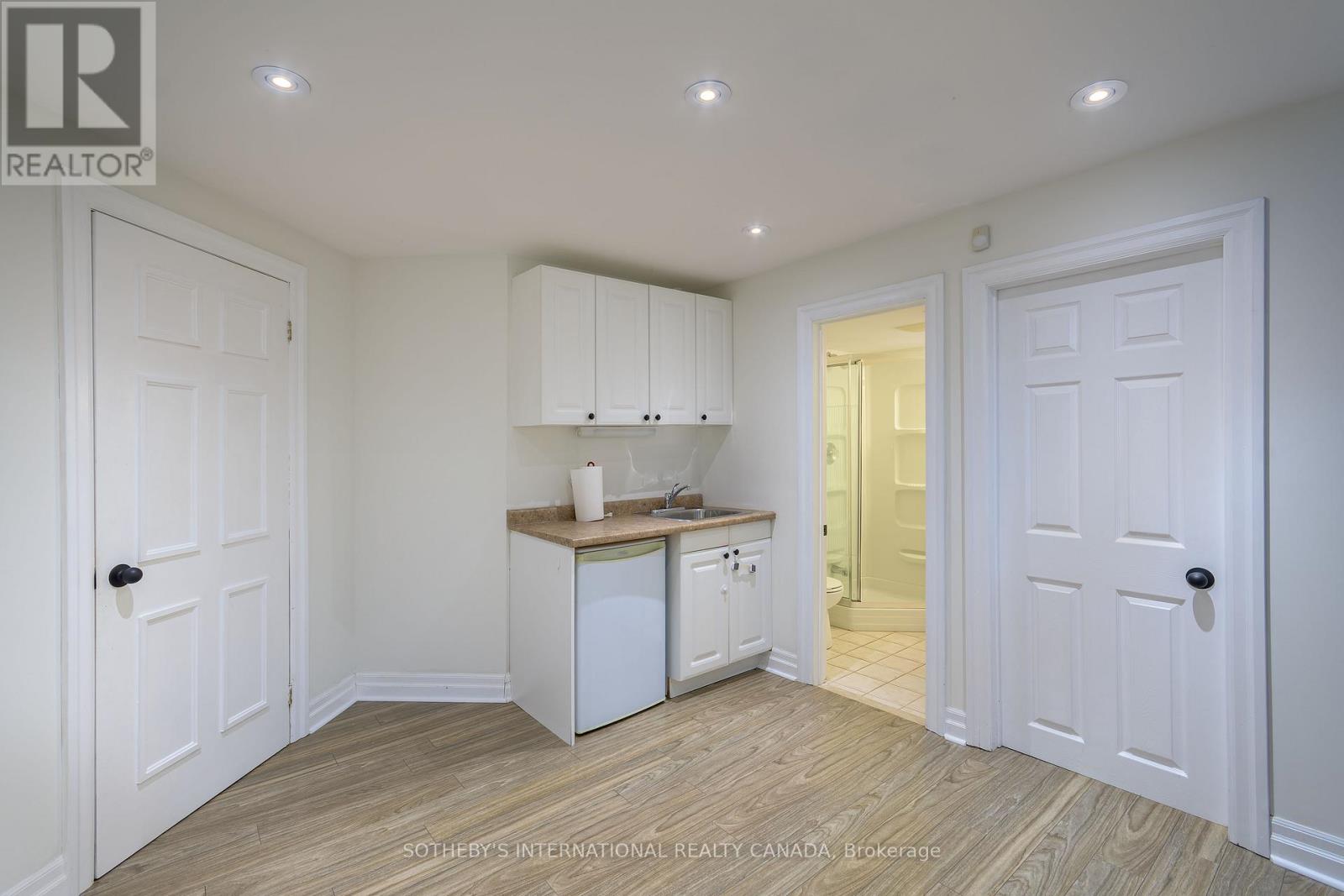 184 Veneto Drive, Vaughan, Ontario  L4L 8X6 - Photo 32 - N12554966