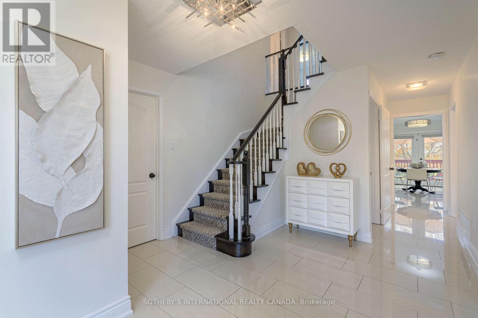 184 Veneto Drive, Vaughan, Ontario  L4L 8X6 - Photo 6 - N12554966