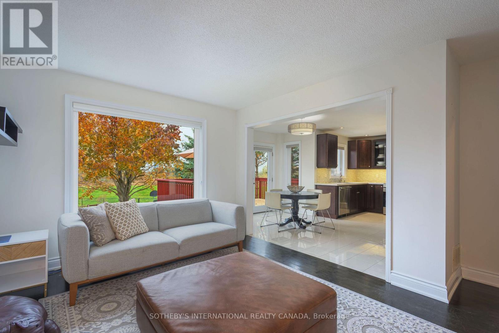 184 Veneto Drive, Vaughan, Ontario  L4L 8X6 - Photo 9 - N12554966