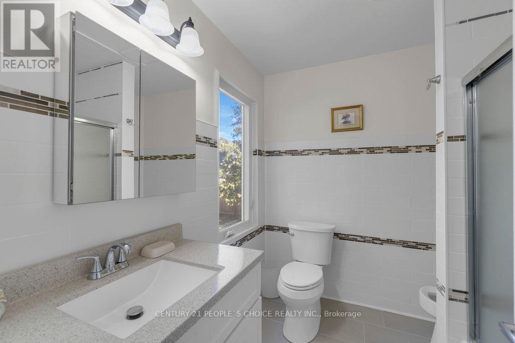 71 Bay Sands Drive, Wasaga Beach, Ontario  L9Z 1V1 - Photo 25 - S12554768