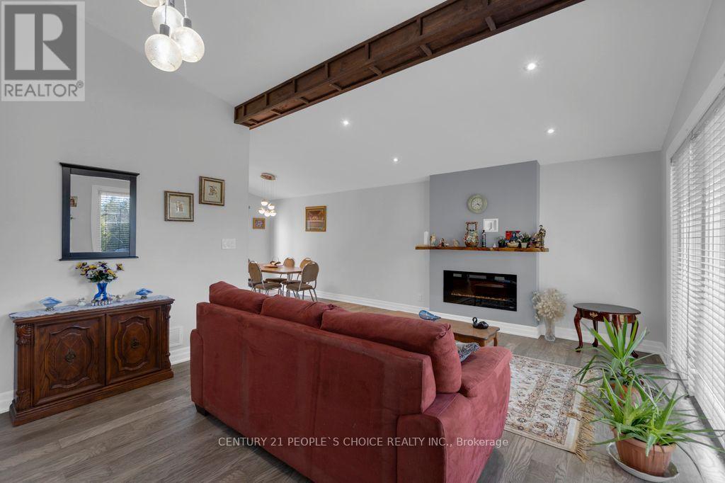 71 Bay Sands Drive, Wasaga Beach, Ontario  L9Z 1V1 - Photo 4 - S12554768