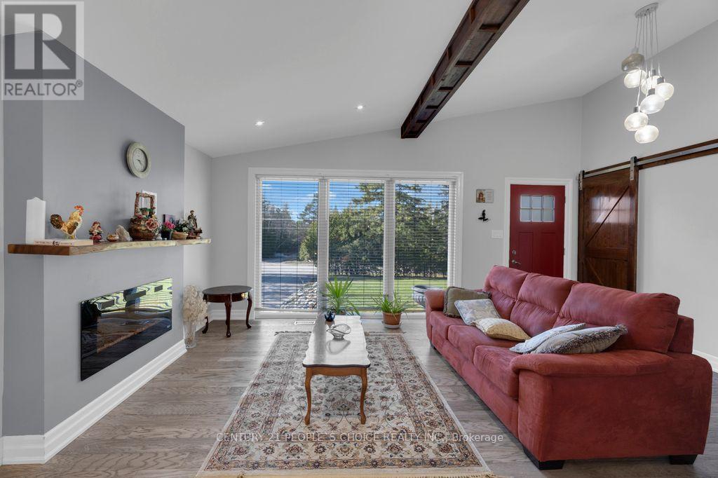 71 Bay Sands Drive, Wasaga Beach, Ontario  L9Z 1V1 - Photo 6 - S12554768