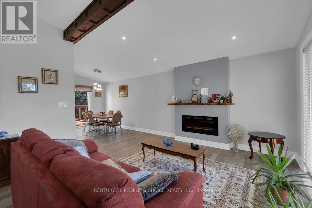 71 Bay Sands Drive, Wasaga Beach, Ontario  L9Z 1V1 - Photo 7 - S12554768