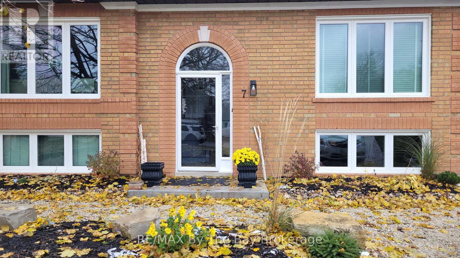 Unit 2 - 7 Harbour Crescent, Wasaga Beach, Ontario  L9Z 1G4 - Photo 1 - S12555140