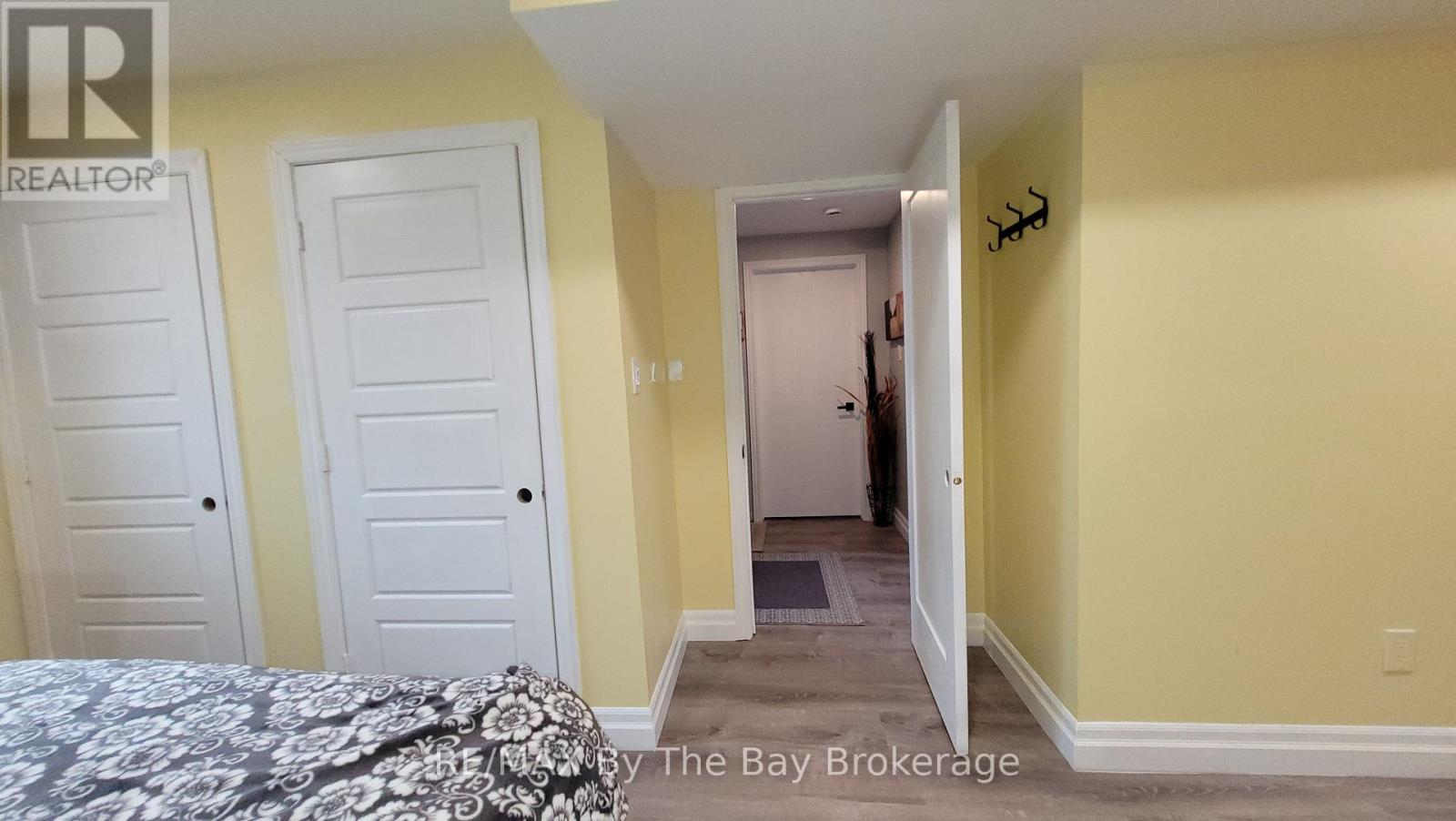 Unit 2 - 7 Harbour Crescent, Wasaga Beach, Ontario  L9Z 1G4 - Photo 3 - S12555140