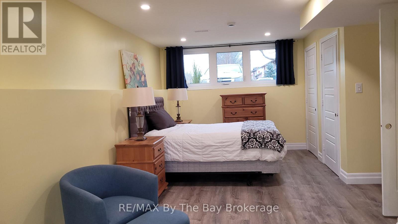 Unit 2 - 7 Harbour Crescent, Wasaga Beach, Ontario  L9Z 1G4 - Photo 5 - S12555140