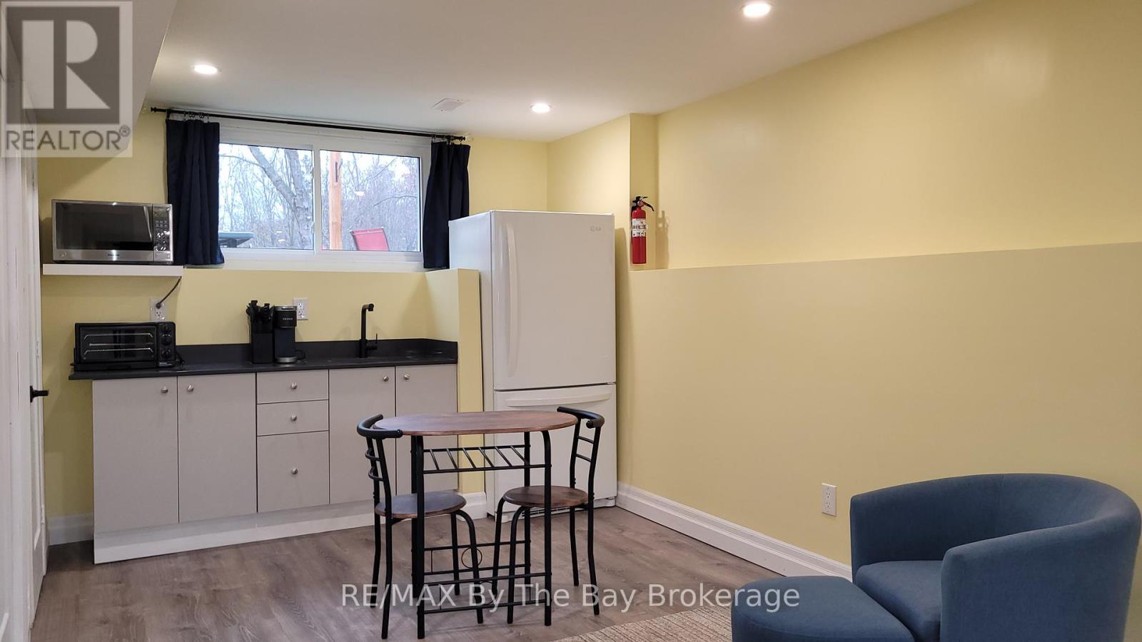 Unit 2 - 7 Harbour Crescent, Wasaga Beach, Ontario  L9Z 1G4 - Photo 8 - S12555140