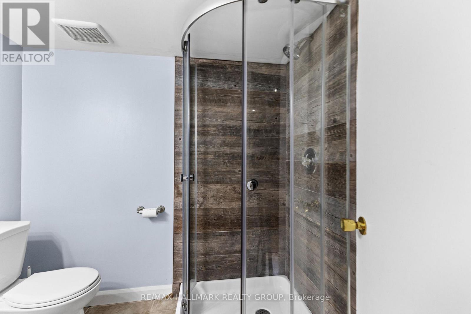 2632 Alta Vista Drive, Ottawa, Ontario K1V 7T2 - Photo 4 - X12434895