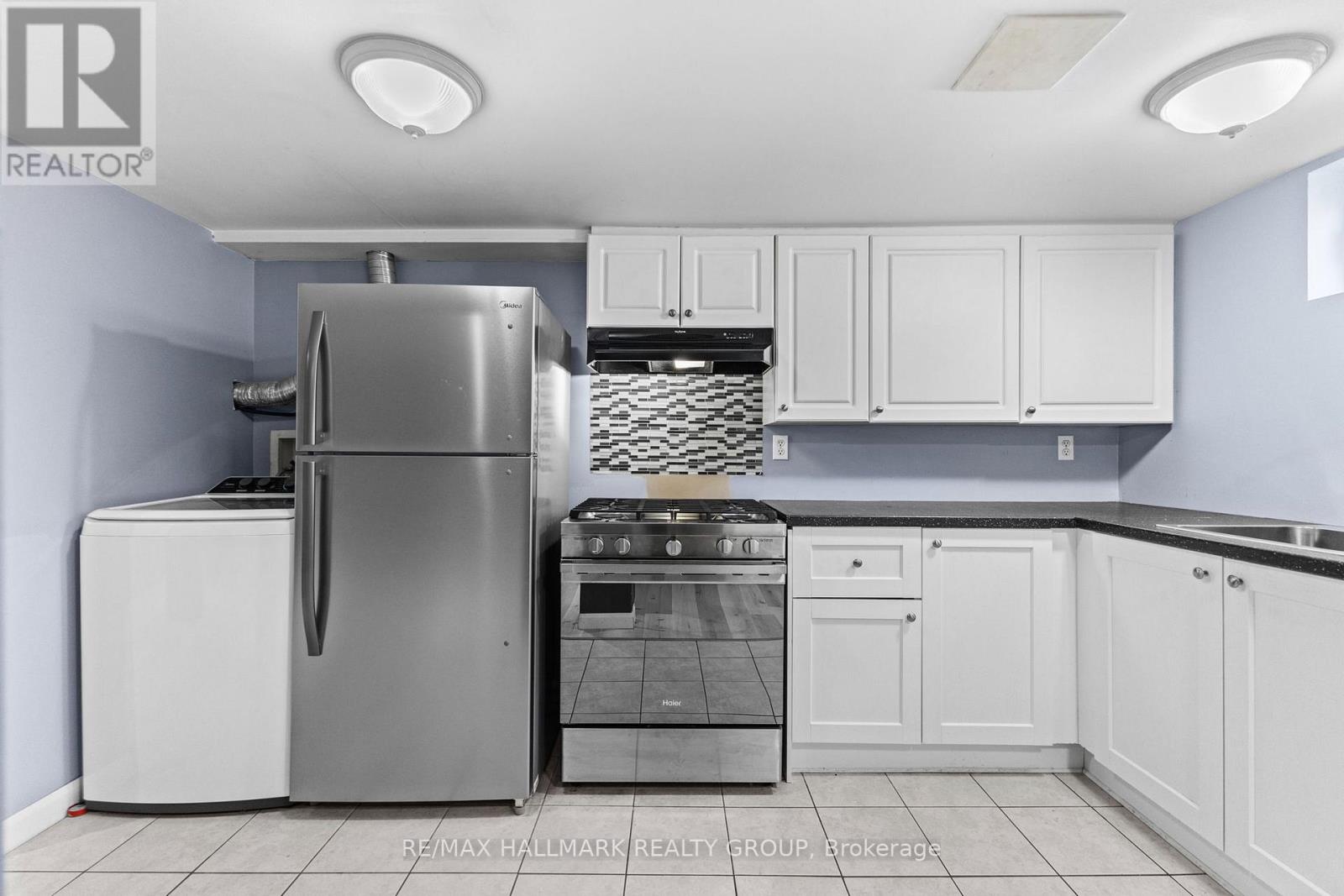 2632 Alta Vista Drive, Ottawa, Ontario K1V 7T2 - Photo 11 - X12434895