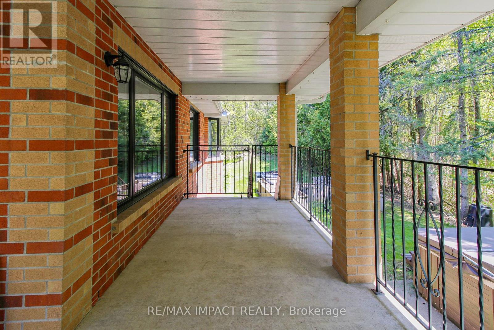 215 Raglan Road W, Oshawa, Ontario  L1H 0N5 - Photo 15 - E12555104