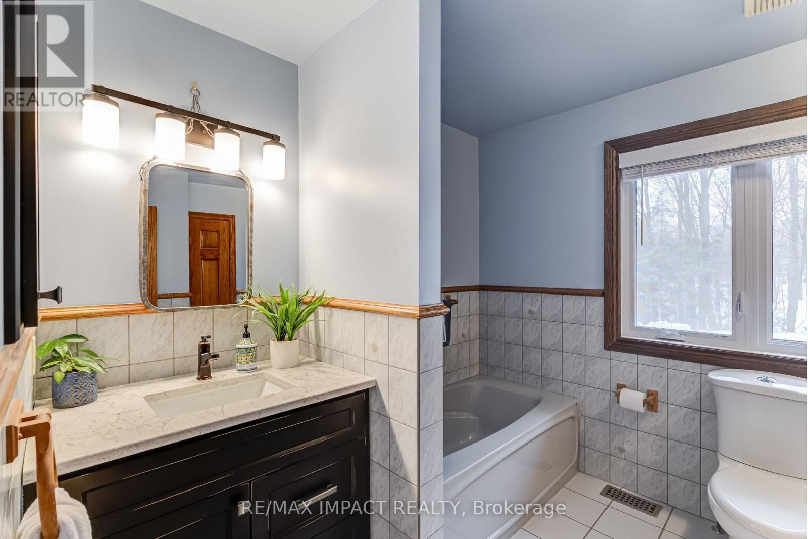 215 Raglan Road W, Oshawa, Ontario  L1H 0N5 - Photo 38 - E12555104