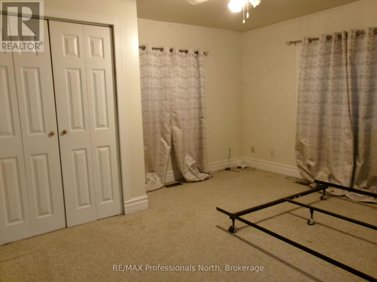 646 Mountain Street, Dysart Et Al, Ontario  K0M 1S0 - Photo 15 - X12555136