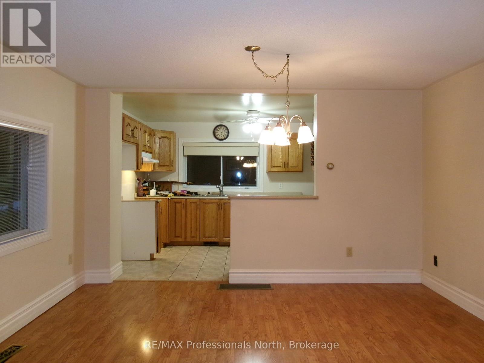 646 Mountain Street, Dysart Et Al, Ontario  K0M 1S0 - Photo 2 - X12555136