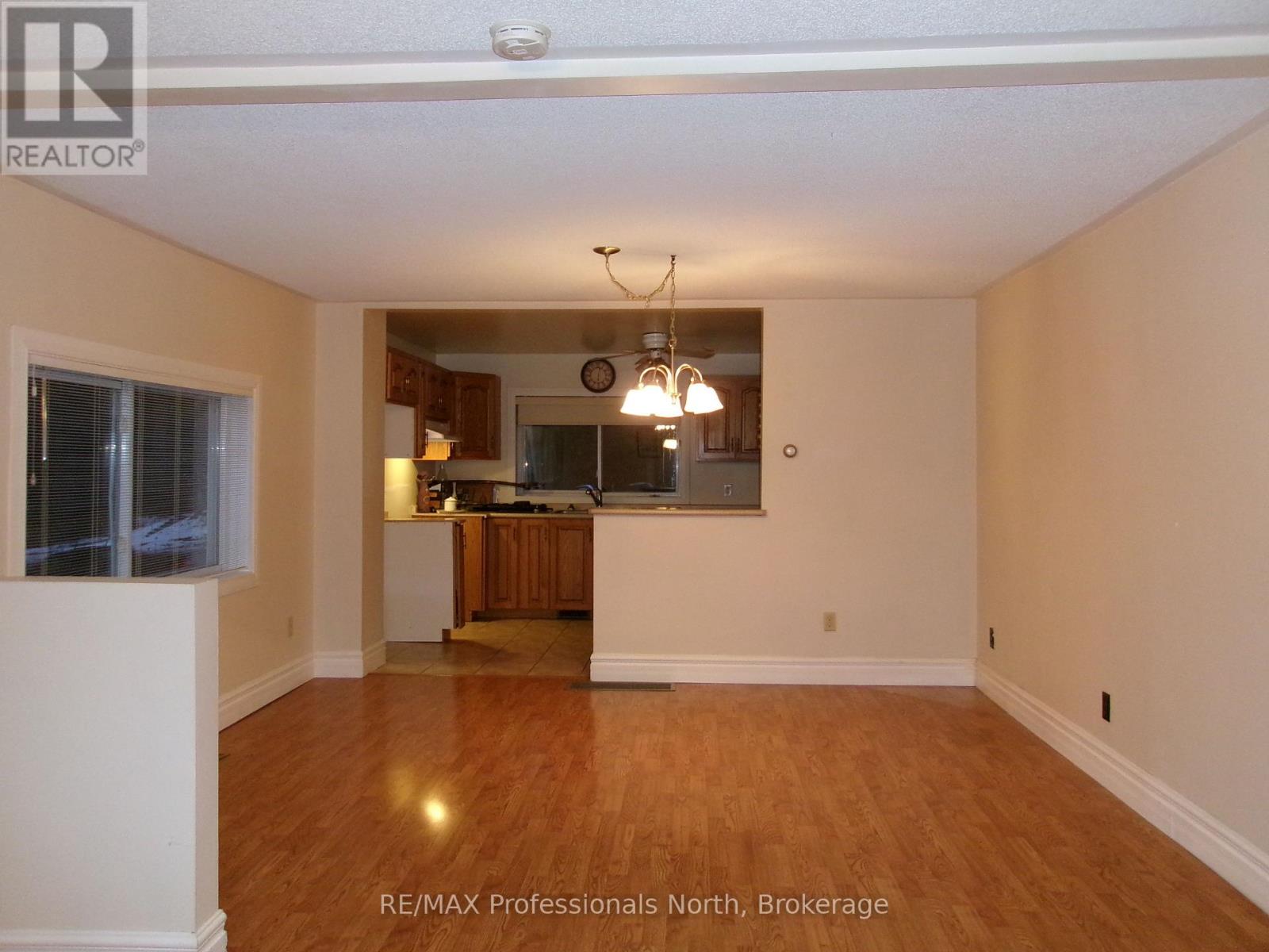 646 Mountain Street, Dysart Et Al, Ontario  K0M 1S0 - Photo 4 - X12555136