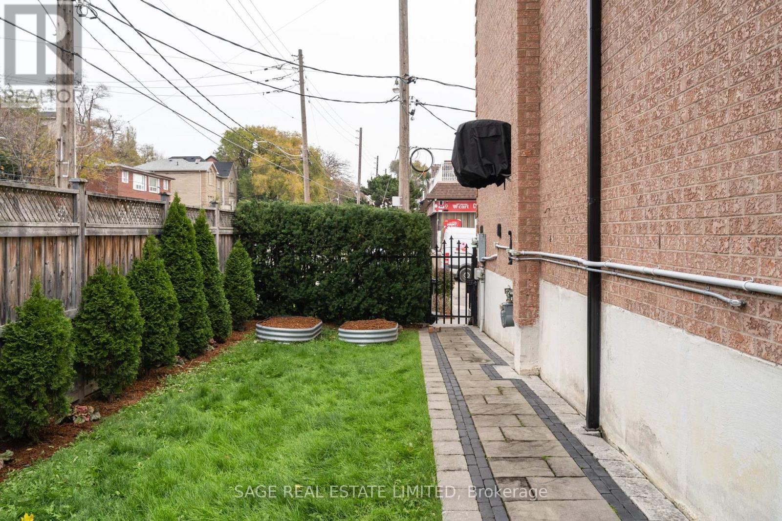 124 Lightbourn Avenue, Toronto, Ontario  M6H 4G6 - Photo 32 - W12554674